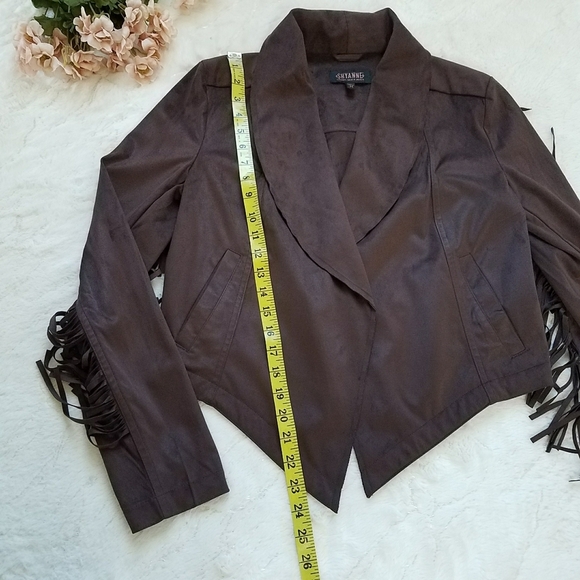 Shyanne Women's Fringe Faux Suede Cropped Jacket - Picture 5 of 9